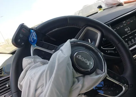 2019 Jeep Compass Limited 4X4 z USA, uszkodzony, nr VIN 3C4NJDCB8KT780987